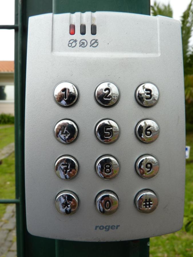 Azores Holidays House -B&B - Suites - Self Check-In Keyboard Понта Делгада Екстериор снимка