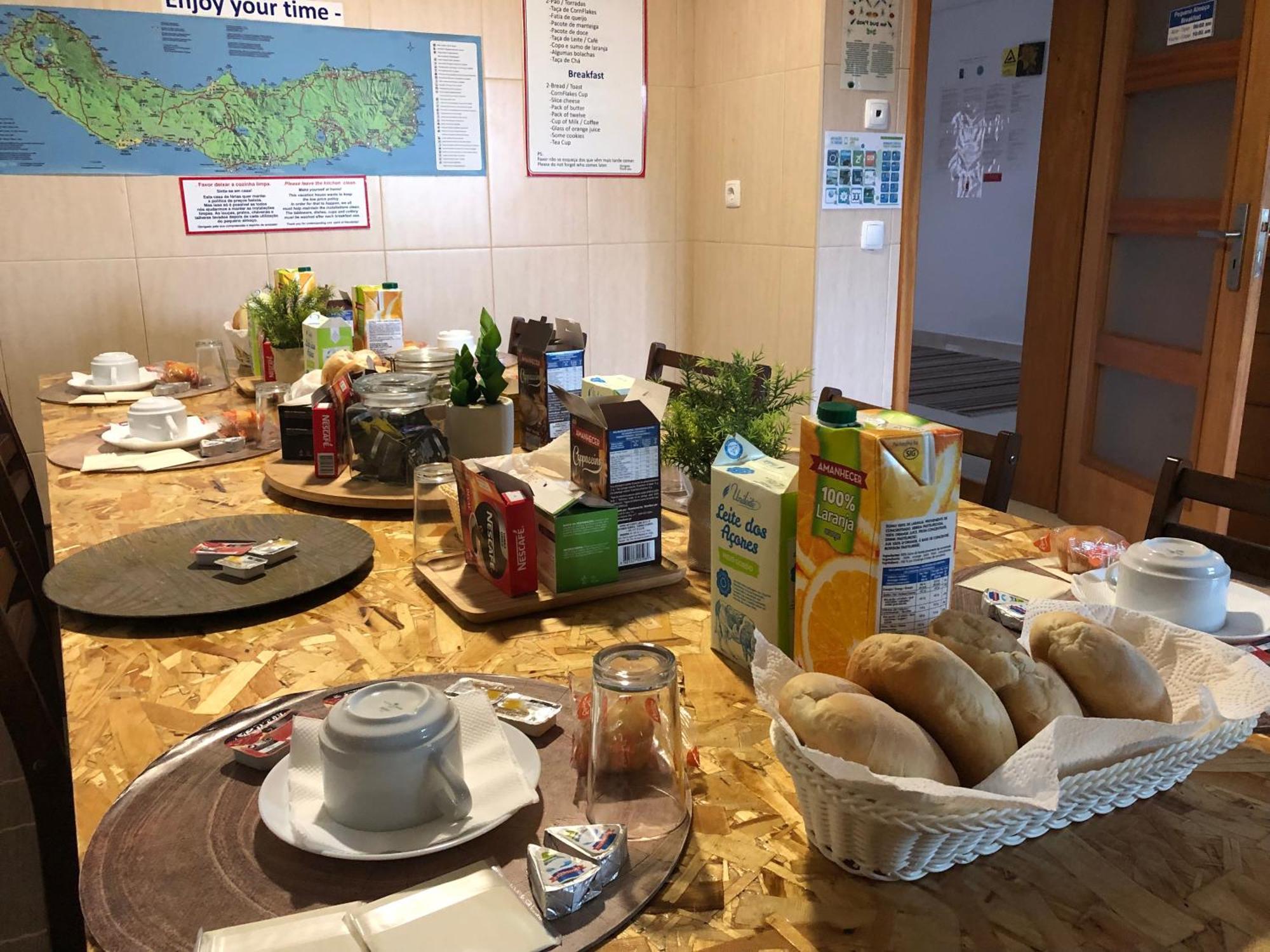 Azores Holidays House -B&B - Suites - Self Check-In Keyboard Понта Делгада Екстериор снимка