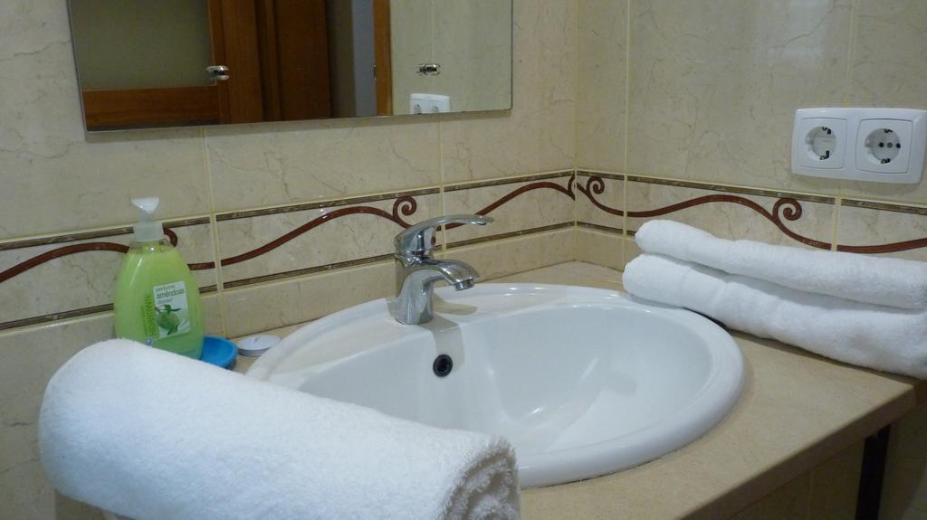 Azores Holidays House -B&B - Suites - Self Check-In Keyboard Понта Делгада Екстериор снимка