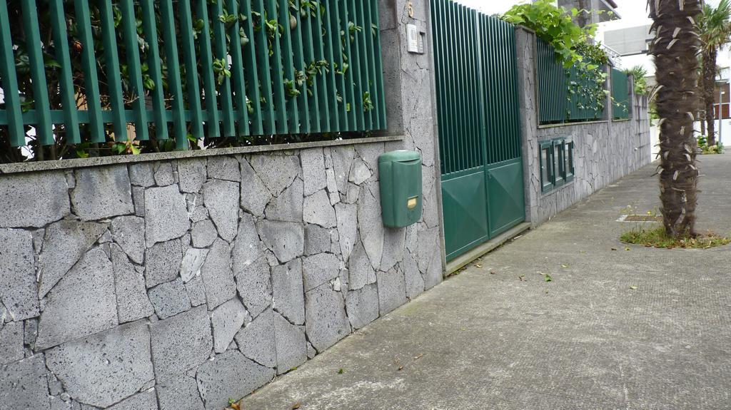 Azores Holidays House -B&B - Suites - Self Check-In Keyboard Понта Делгада Екстериор снимка